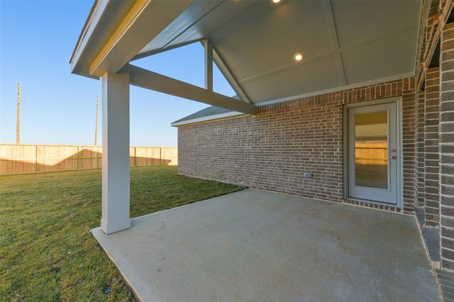 1525 Apache Heights Drive, Dayton, TX 77535