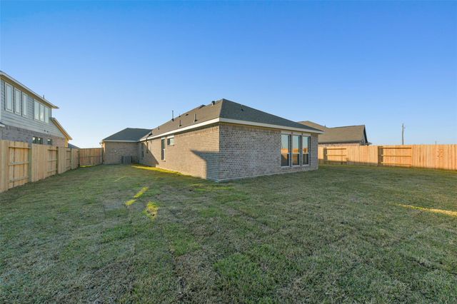 1525 Apache Heights Drive, Dayton, TX 77535