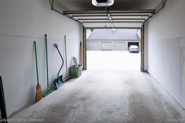 3145 Hidden Ridge Drive, Waterford, MI 48328