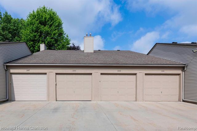 3145 Hidden Ridge Drive, Waterford, MI 48328