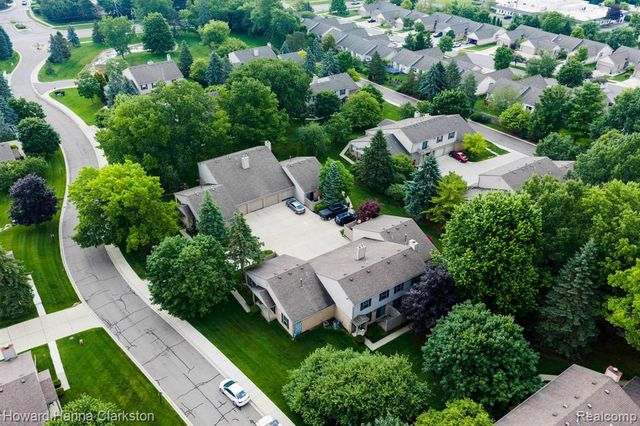 3145 Hidden Ridge Drive, Waterford, MI 48328