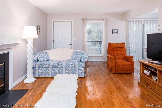 3145 Hidden Ridge Drive, Waterford, MI 48328
