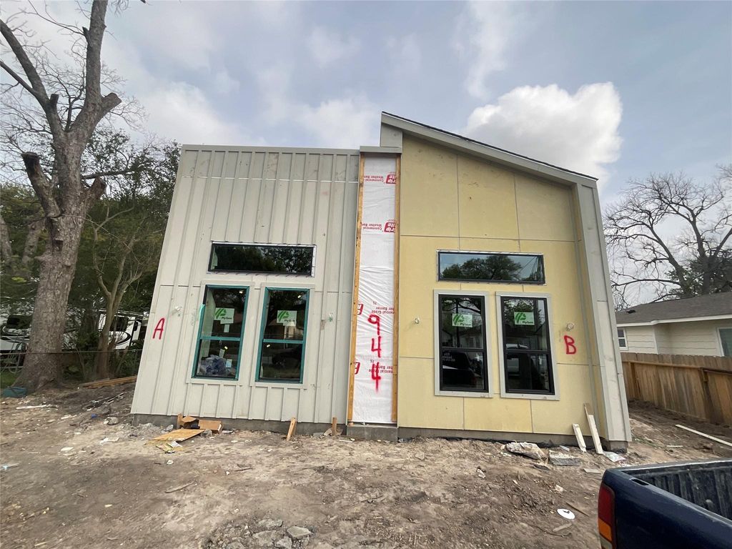 944 Lucky Street, Houston, TX 77088