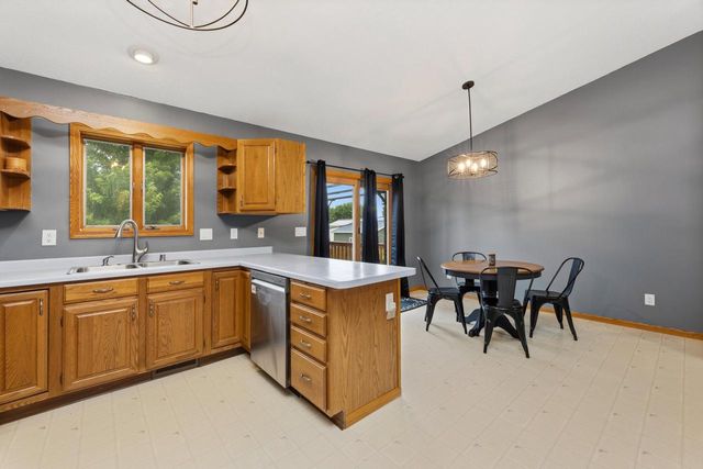 430 Lee DRIVE, West Salem, WI 54669