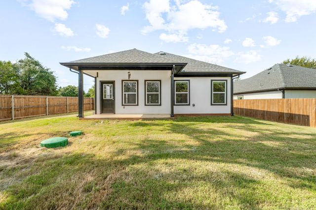840 Tepee Trail, Granbury, TX 76048