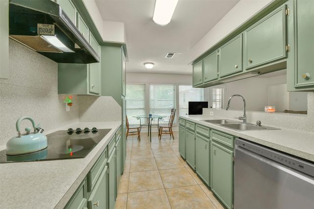 5705 Woodville Lane, Pearland, TX 77584
