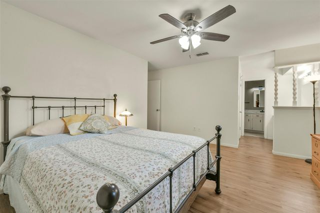 5705 Woodville Lane, Pearland, TX 77584