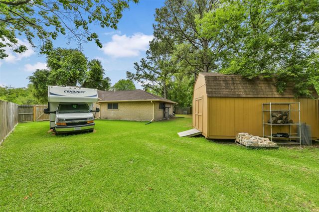 5705 Woodville Lane, Pearland, TX 77584