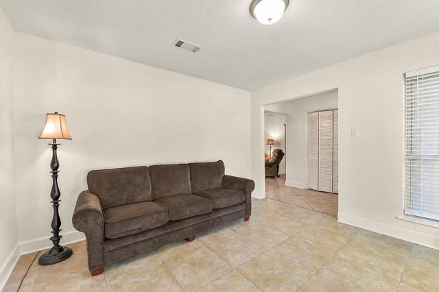 5705 Woodville Lane, Pearland, TX 77584