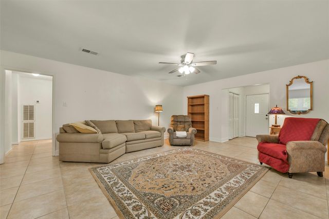 5705 Woodville Lane, Pearland, TX 77584