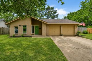 5705 Woodville Lane, Pearland, TX 77584