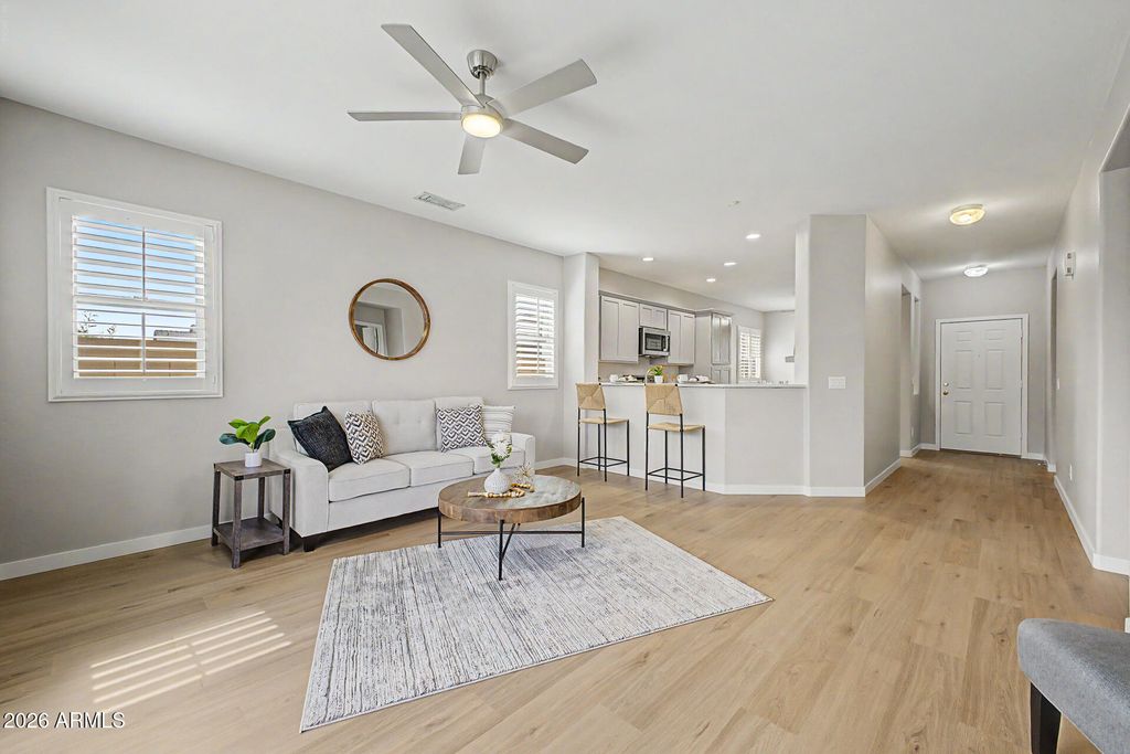Image 7 of property listing at 17015 W BRIDLINGTON Lane, Surprise, AZ 85374