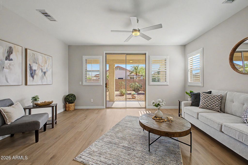 Image 9 of property listing at 17015 W BRIDLINGTON Lane, Surprise, AZ 85374