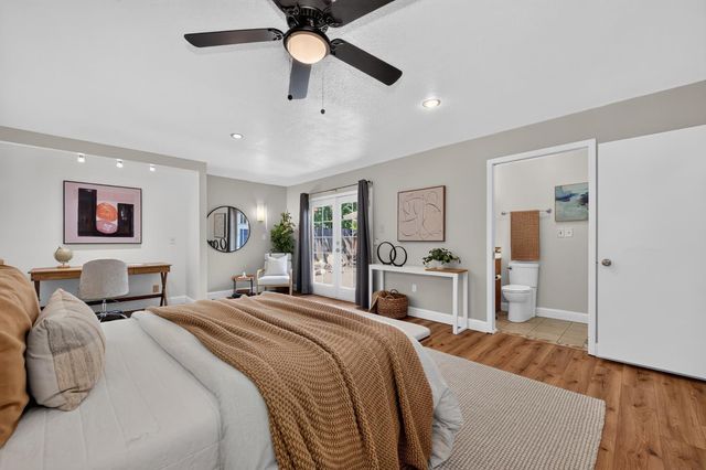 1607 Sierra Gardens Dr, Roseville, CA 95661