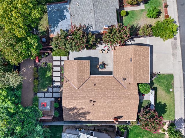 1607 Sierra Gardens Dr, Roseville, CA 95661