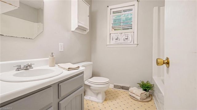 4314 Lormar Road, Greensboro, NC 27406