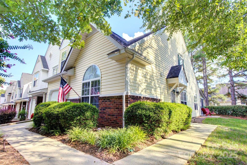 951 Sparrows Nest Lane, Pineville, NC 28134