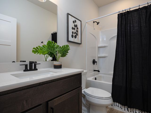 11666 S 124th Avenue, Papillion, NE 68046