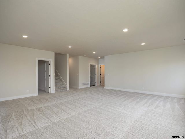 11666 S 124th Avenue, Papillion, NE 68046