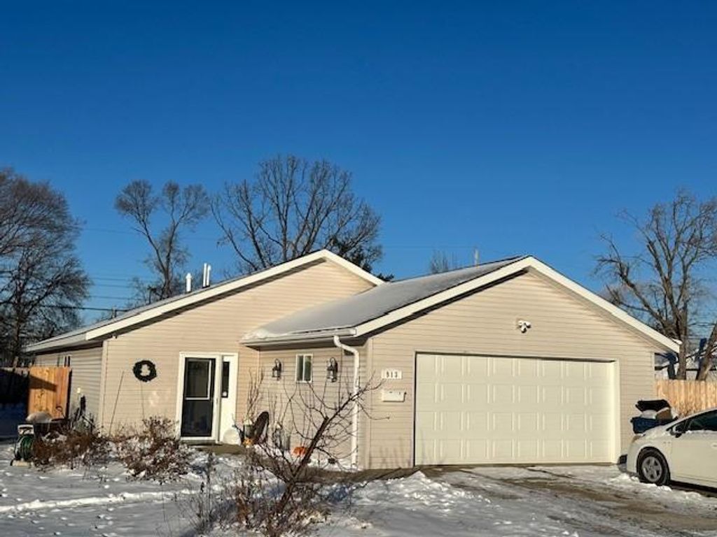 913 4th Street SE, Bemidji, MN 56601