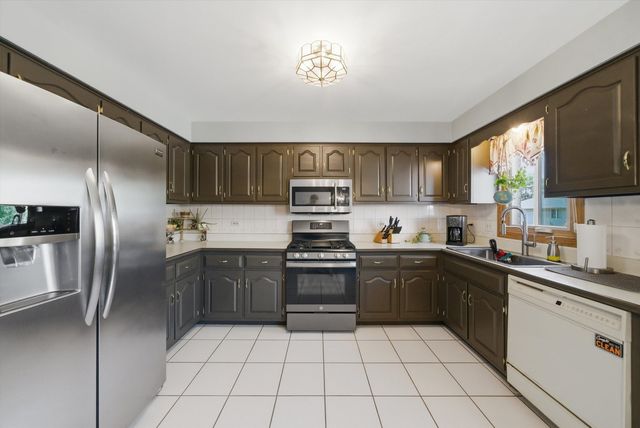 10816 Long Avenue, Oak Lawn, IL 60453