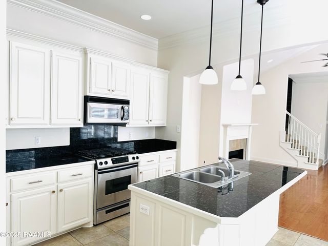 108 Laguna Lane, Lafayette, LA 70508