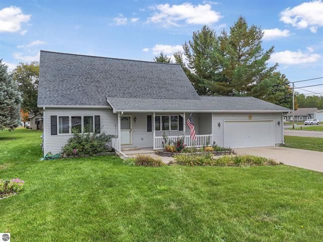 112 George Street, Cadillac, MI 49601