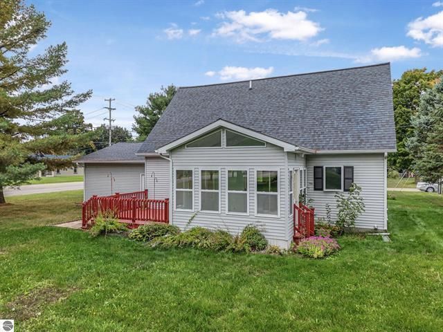 112 George Street, Cadillac, MI 49601