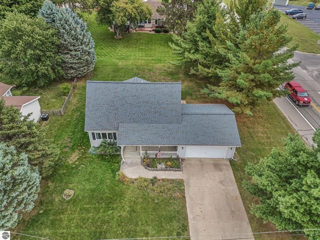 112 George Street, Cadillac, MI 49601