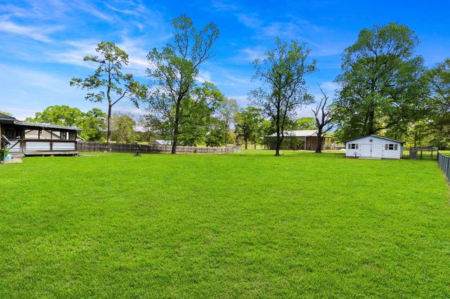 200 Manuel Road, Shepherd, TX 77371