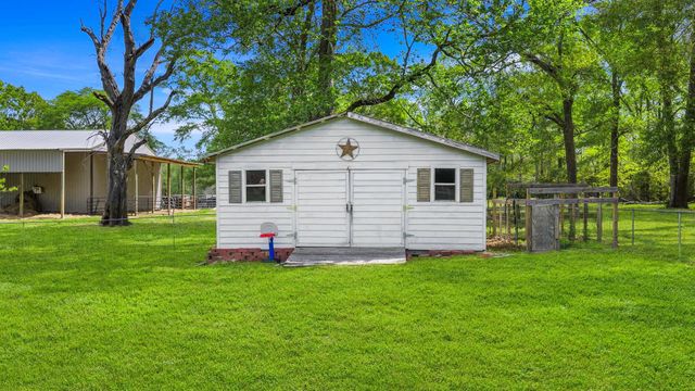 200 Manuel Road, Shepherd, TX 77371