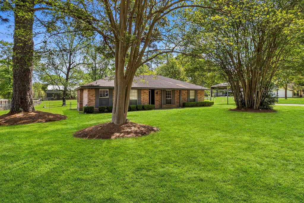 200 Manuel Road, Shepherd, TX 77371