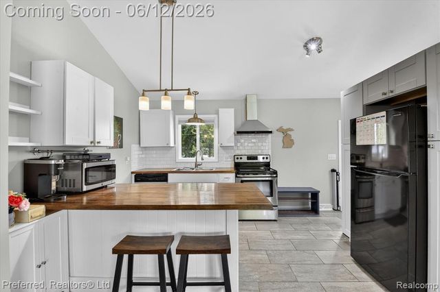 272 Lawson Street, Saline, MI 48176