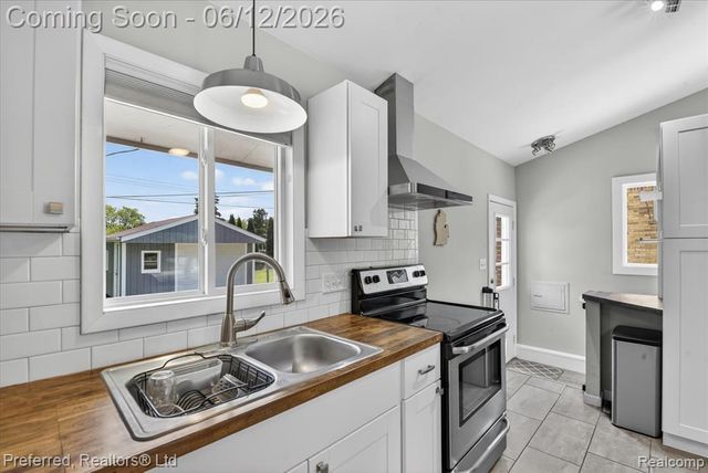 272 Lawson Street, Saline, MI 48176