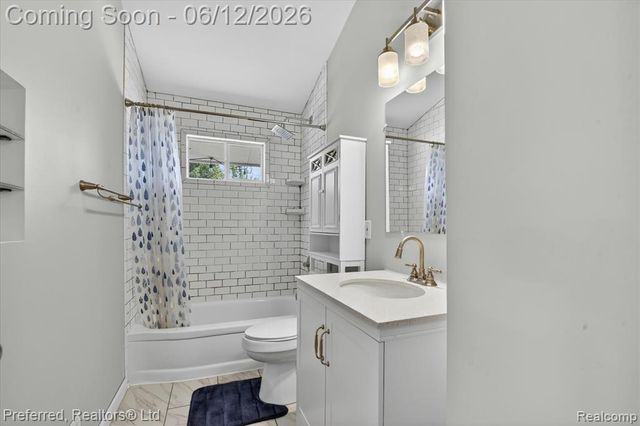 272 Lawson Street, Saline, MI 48176