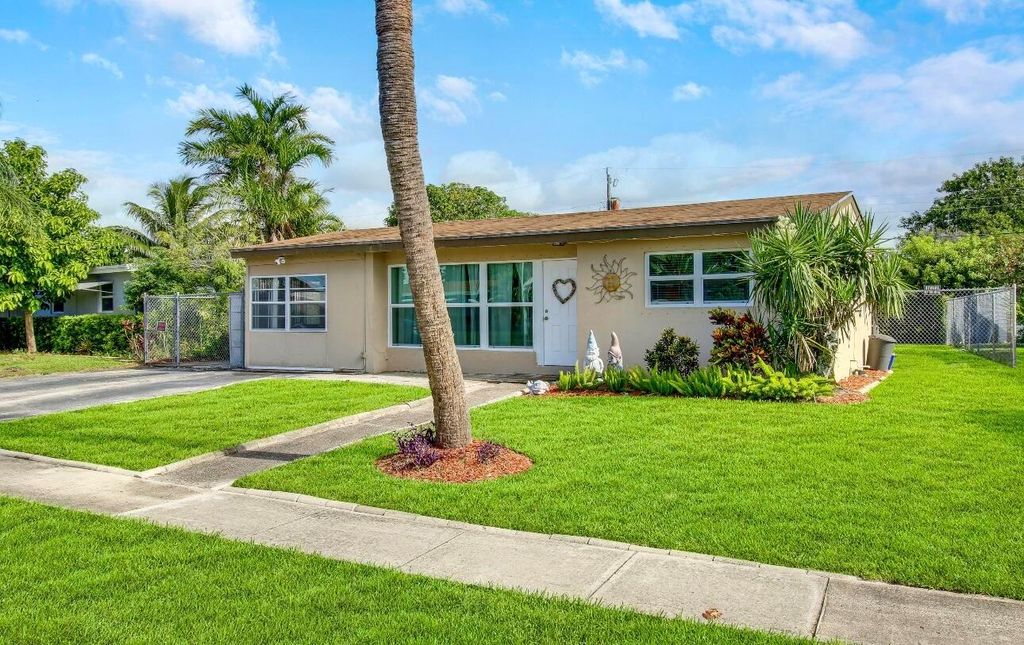 3941 Tuskegee Drive, Lake Worth, FL 33462