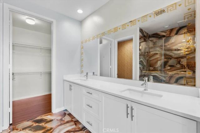 13225 Victory Blvd, Van Nuys, CA 91401