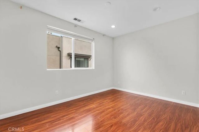 13225 Victory Blvd, Van Nuys, CA 91401