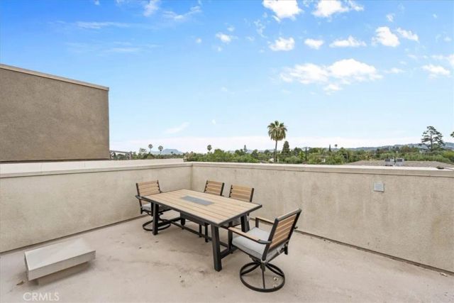 13225 Victory Blvd, Van Nuys, CA 91401