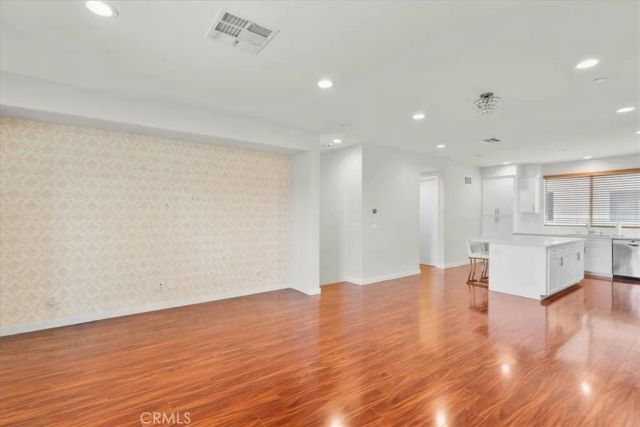 13225 Victory Blvd, Van Nuys, CA 91401