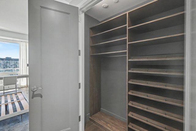 50 Liberty Drive 7E, Boston, MA 02210