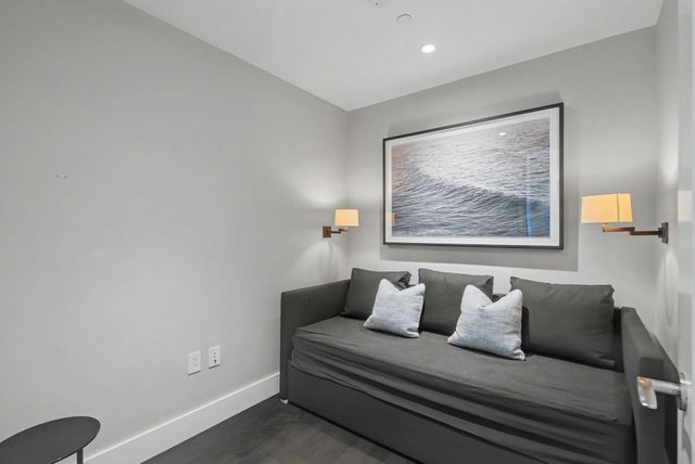50 Liberty Drive 7E, Boston, MA 02210