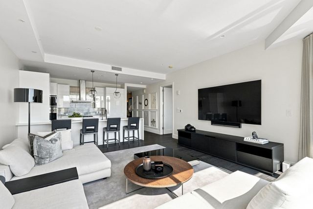 50 Liberty Drive 7E, Boston, MA 02210