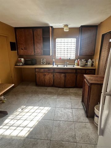 128 Old Oak Dr, San Diego, CA 92114