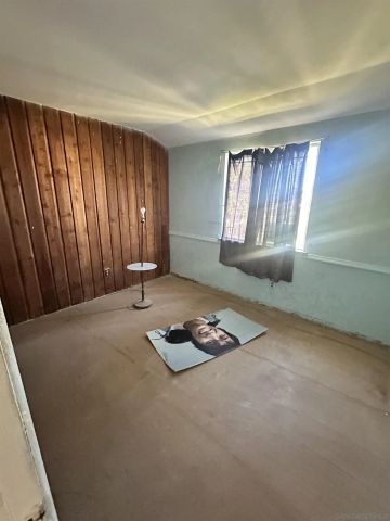 128 Old Oak Dr, San Diego, CA 92114