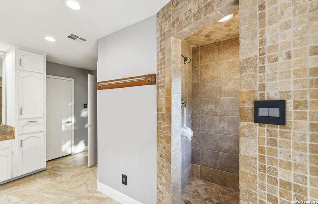 8267 PIMLICO LN, Boerne, TX 78015