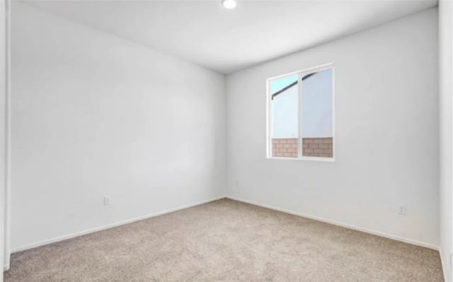 12438 Pinos Verde Ln, Victorville, CA 92392