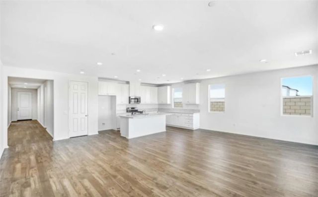 12438 Pinos Verde Ln, Victorville, CA 92392