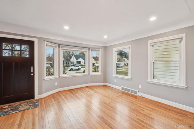 233 Linden Avenue, Royal Oak, MI 48073