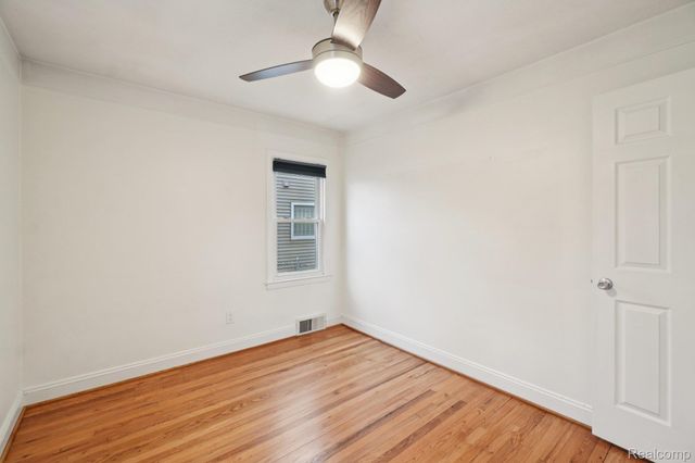 233 Linden Avenue, Royal Oak, MI 48073